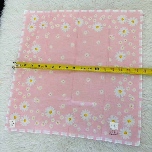 Elle Pink Floral Handkerchief/Bandana scarf size 17.5” - Picture 9 of 10